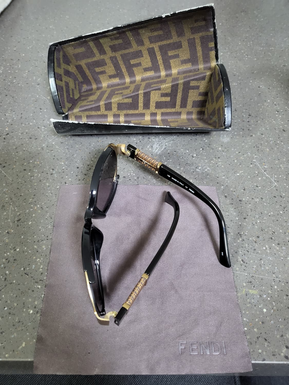 남녀공용(새제품 정품 Fendi)일본구매 한번도 착용안한 새제품 상품이미지4