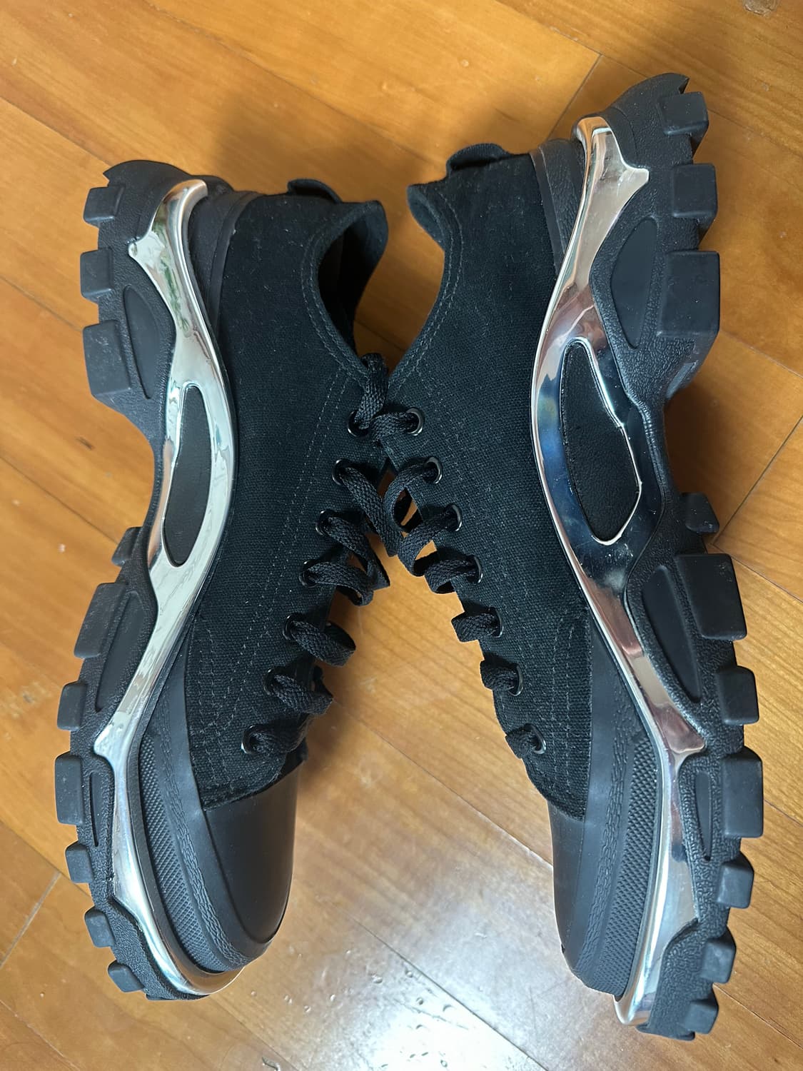 아디다스 라프시몬스 뉴러너 270 블랙 크롬 상품이미지5