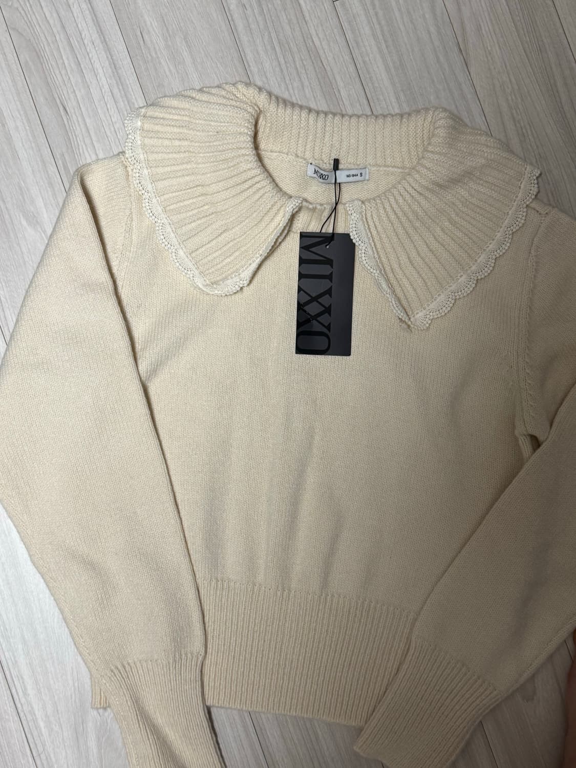 (새상품)미쏘 카라 아이보리 니트 상품이미지2