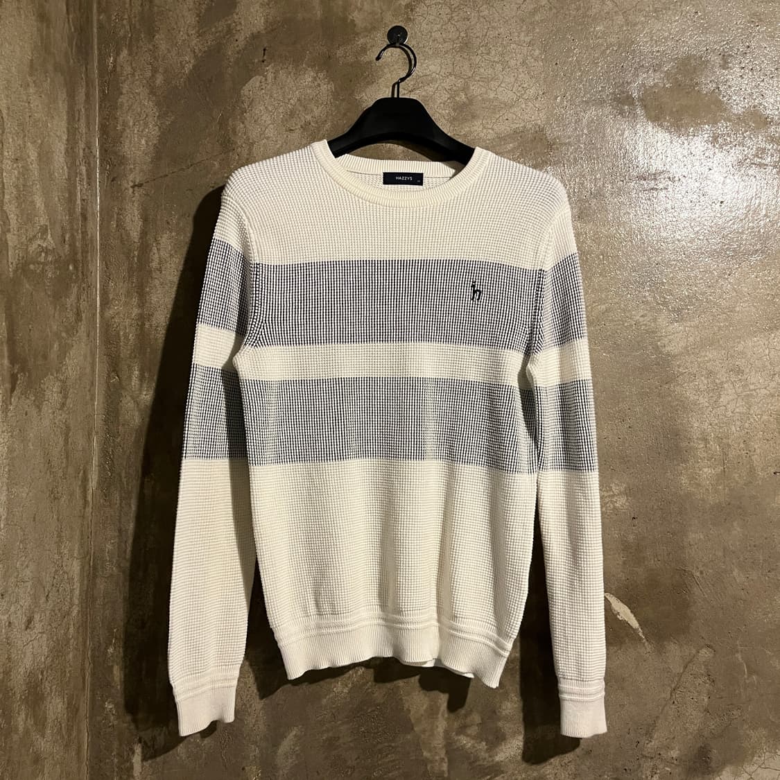 헤지스 니트 롱슬리브 상품이미지1