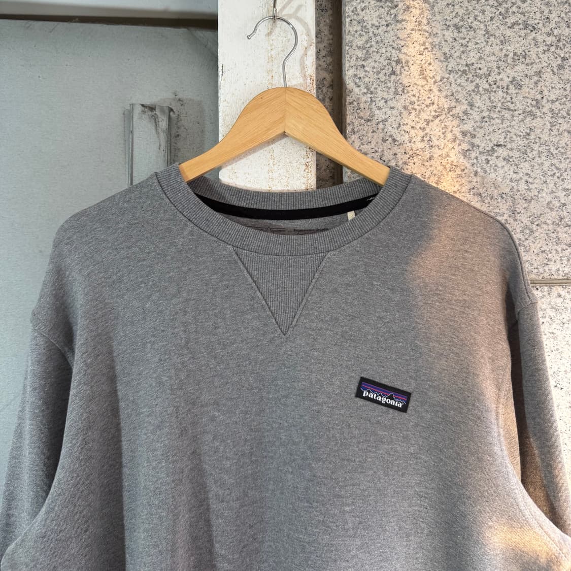 파타고니아 패치 로고 맨투맨 상품이미지4