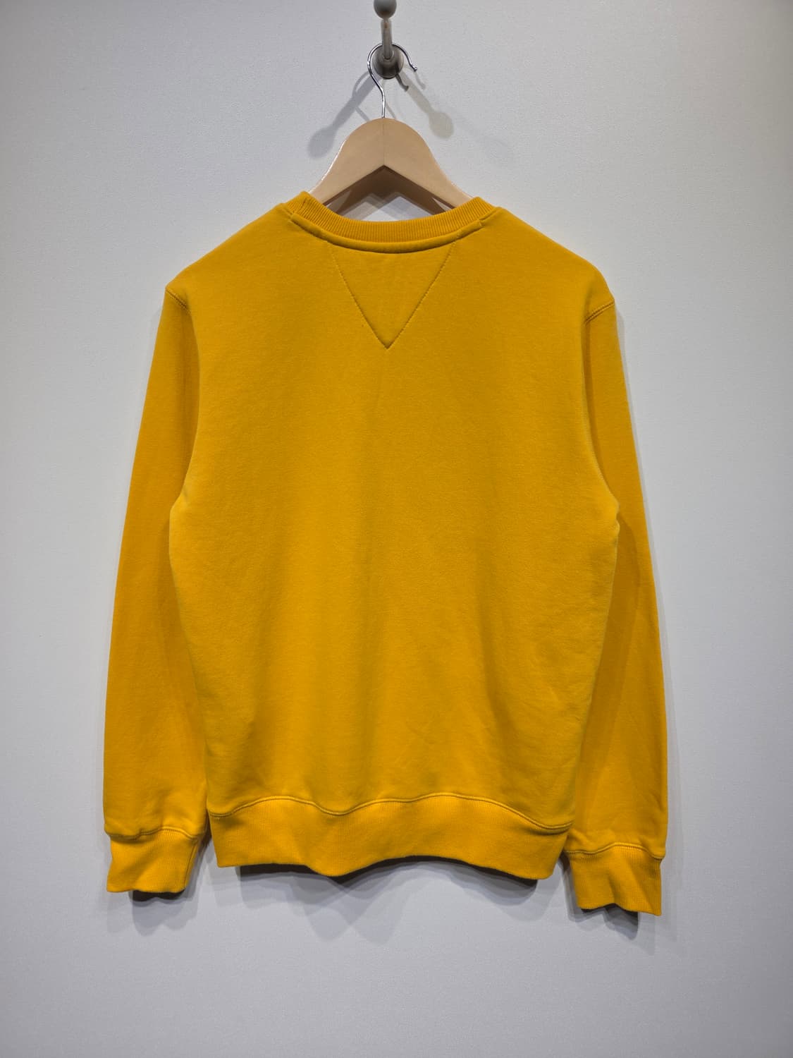 타미힐피거 시그니처 자수 옐로우 맨투맨 상품이미지6