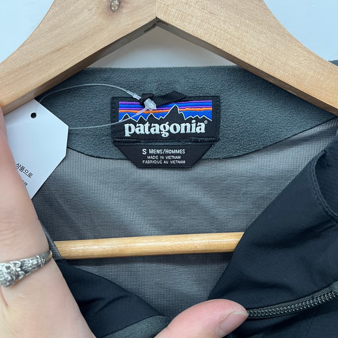 파타고니아 블랙 후드 바람막이 자켓 남S 상품이미지4
