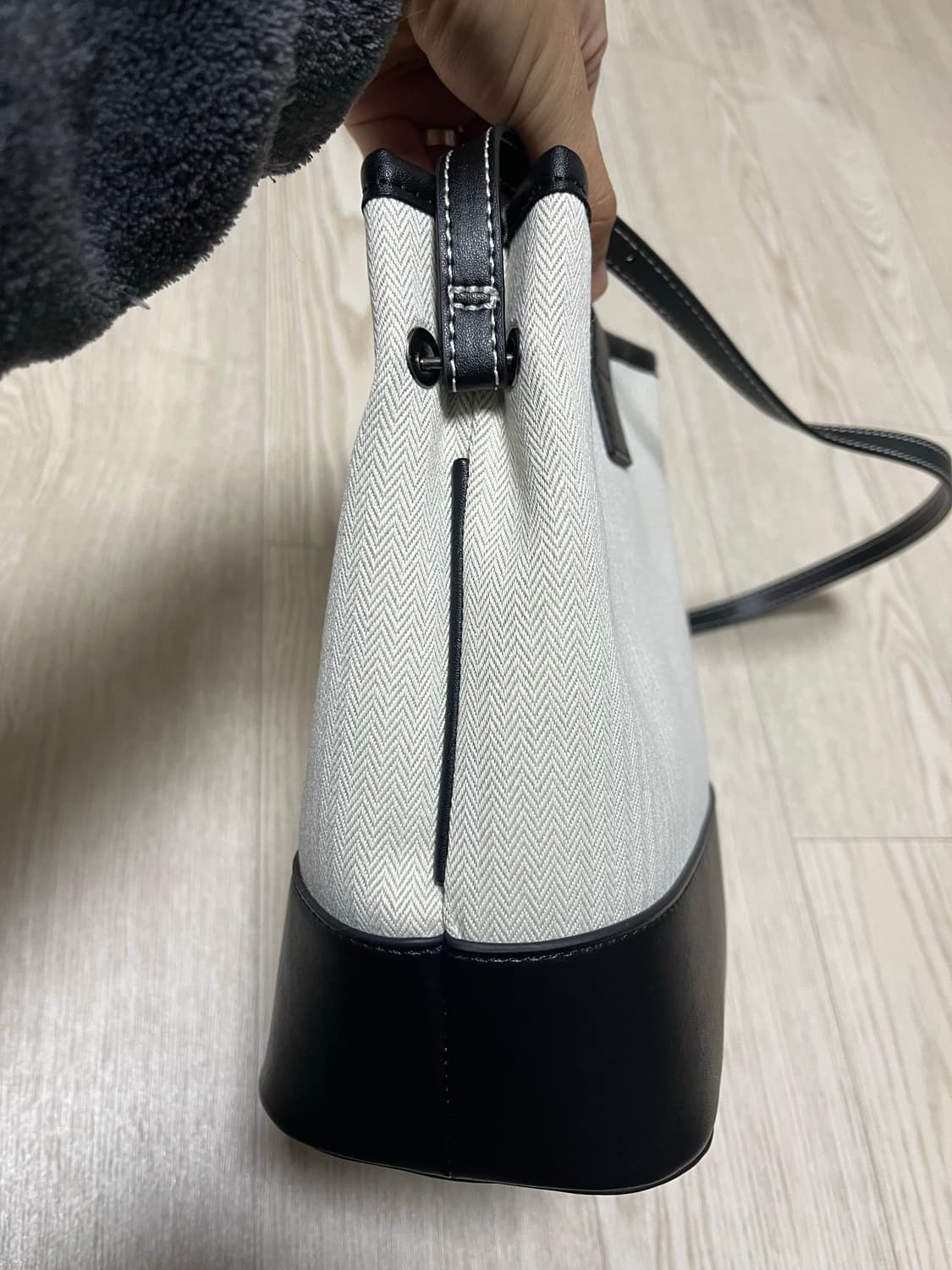 드파운드 타운 버킷백 새상품급 상품이미지5