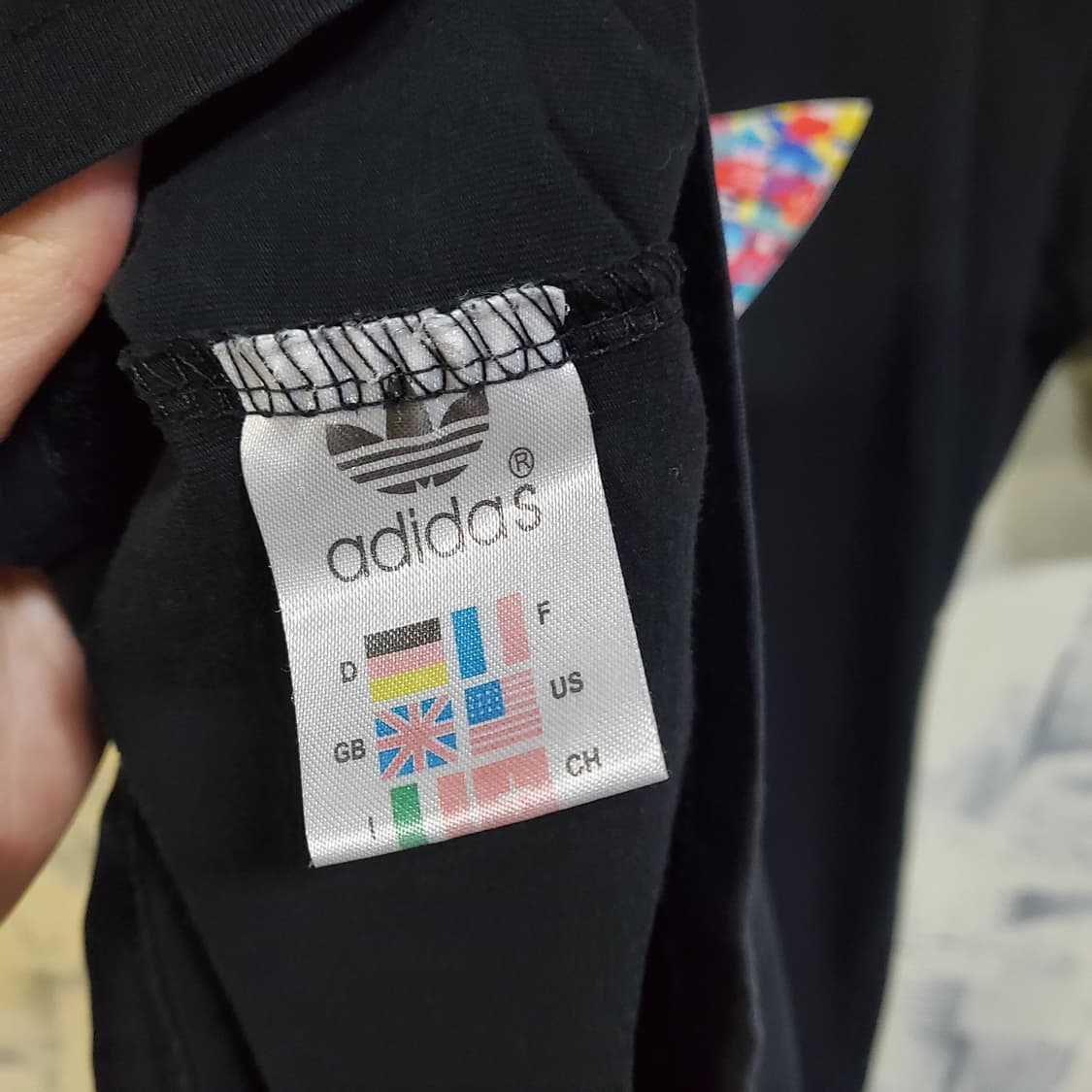 아디다스 국기 트레포일 반팔티 블랙  상품이미지5