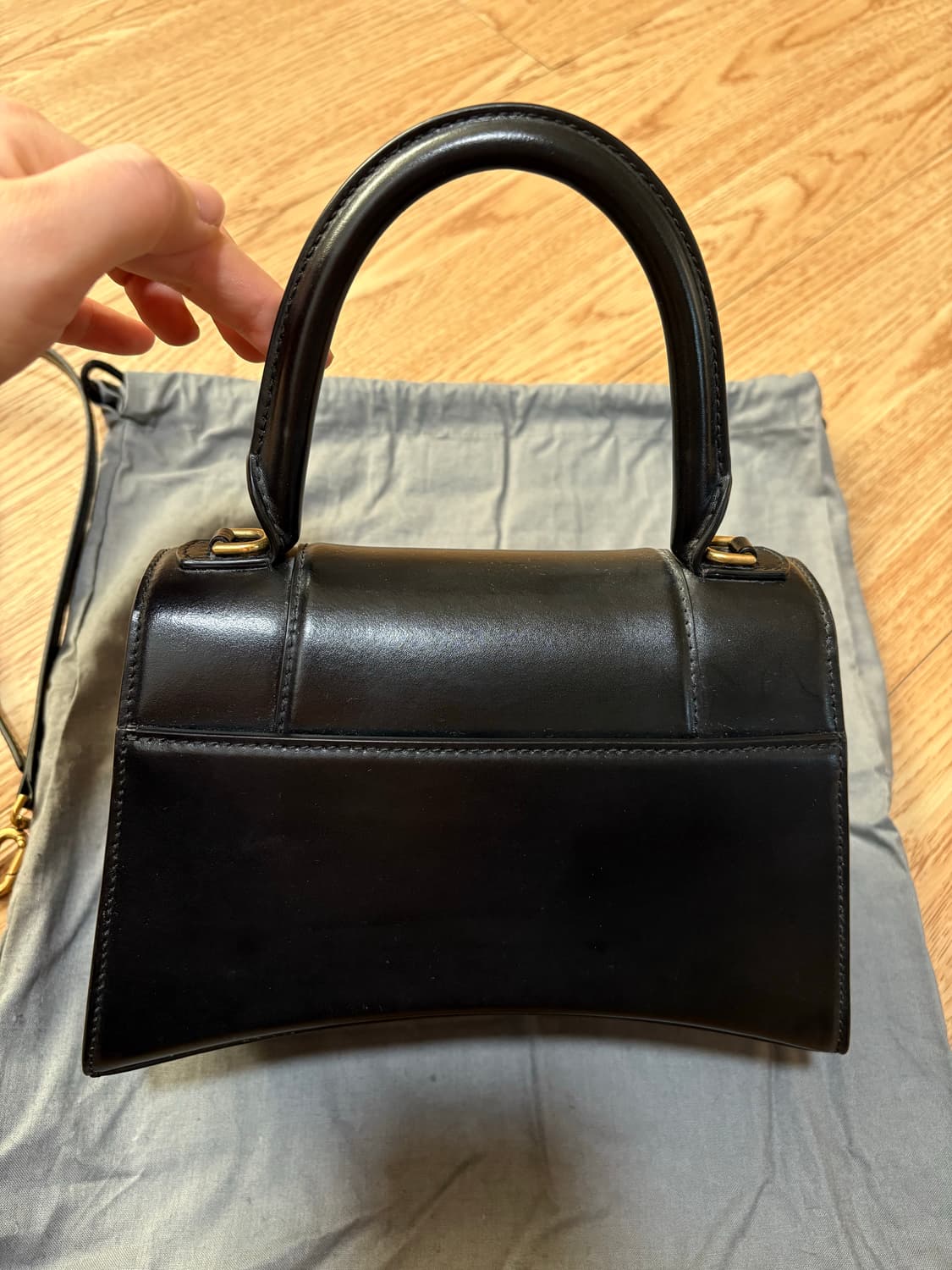 발렌시아가 아워글래스 백 스몰 S 블랙 상품이미지5