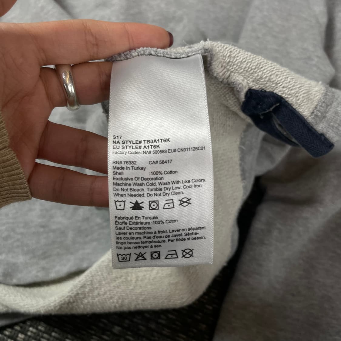 팀버랜드 그레이 하이넥 맨투맨 상품이미지5