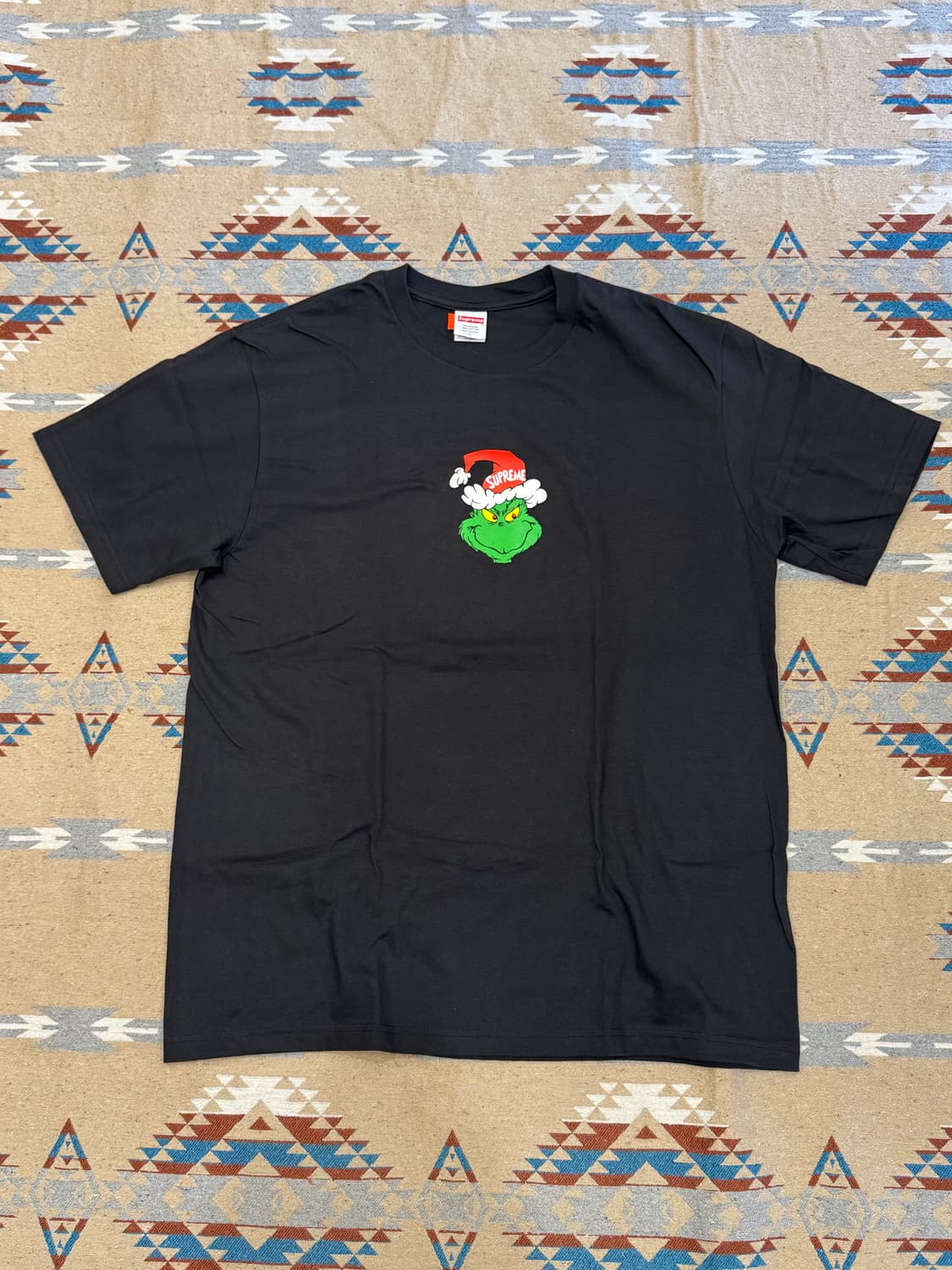 [L] 슈프림 그린치 티셔츠 블랙 - 24FW 상품이미지2