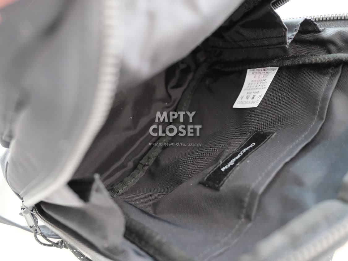 커스텀멜로우 블랙 나일론 미니 크로스백 상품이미지5