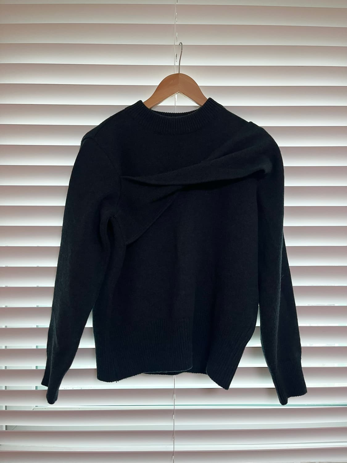 킨더살몬 울 드레이프 니트 상품이미지2