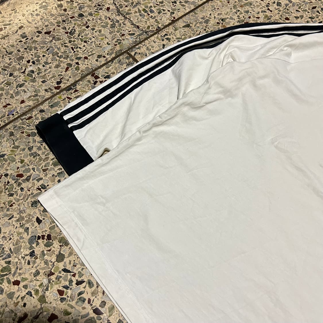 아디다스(ADIDAS)화이트 배선 롱슬리브 상품이미지3