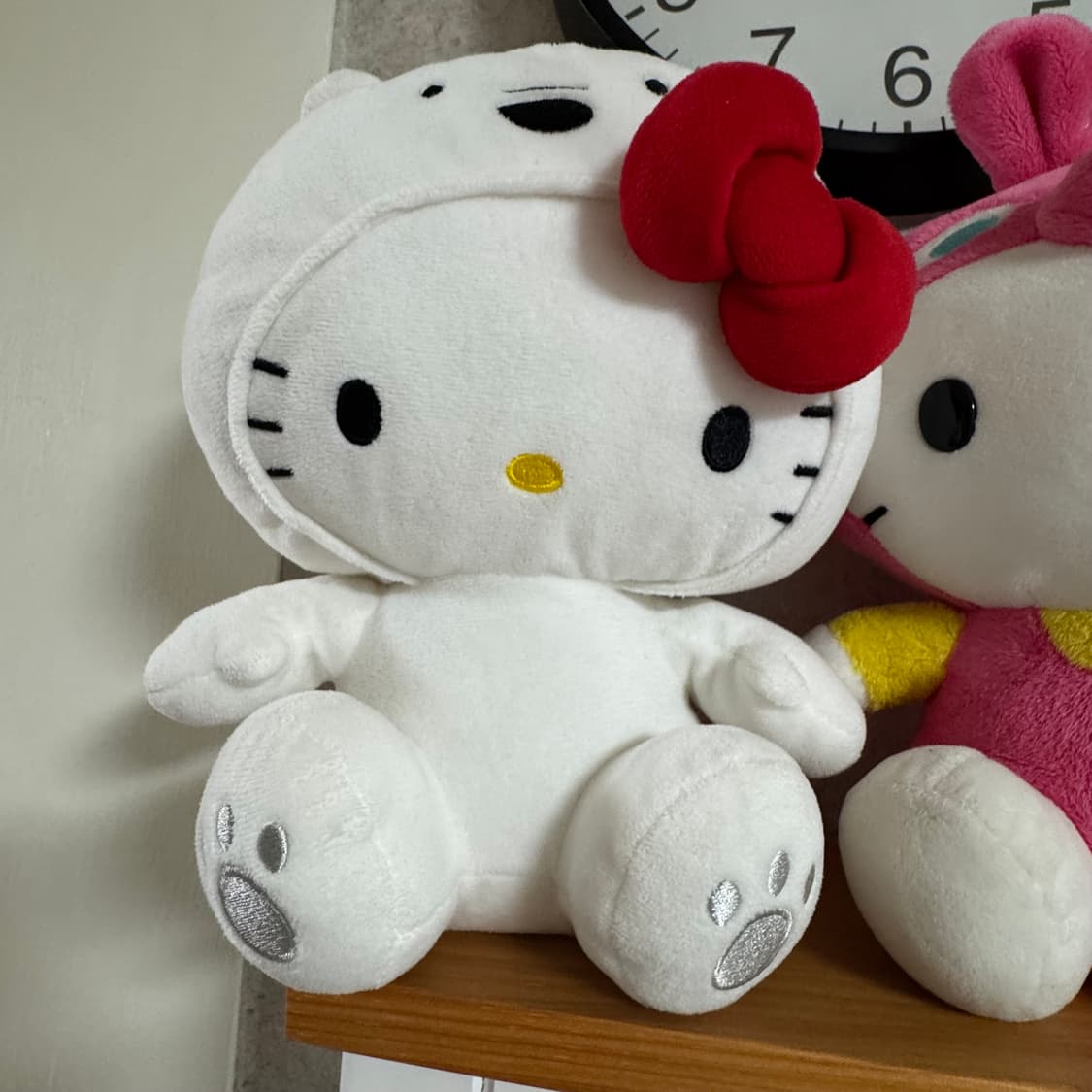 빈티지 고전 헬로키티x위베어베어스 콜라보 봉제인형 상품이미지1