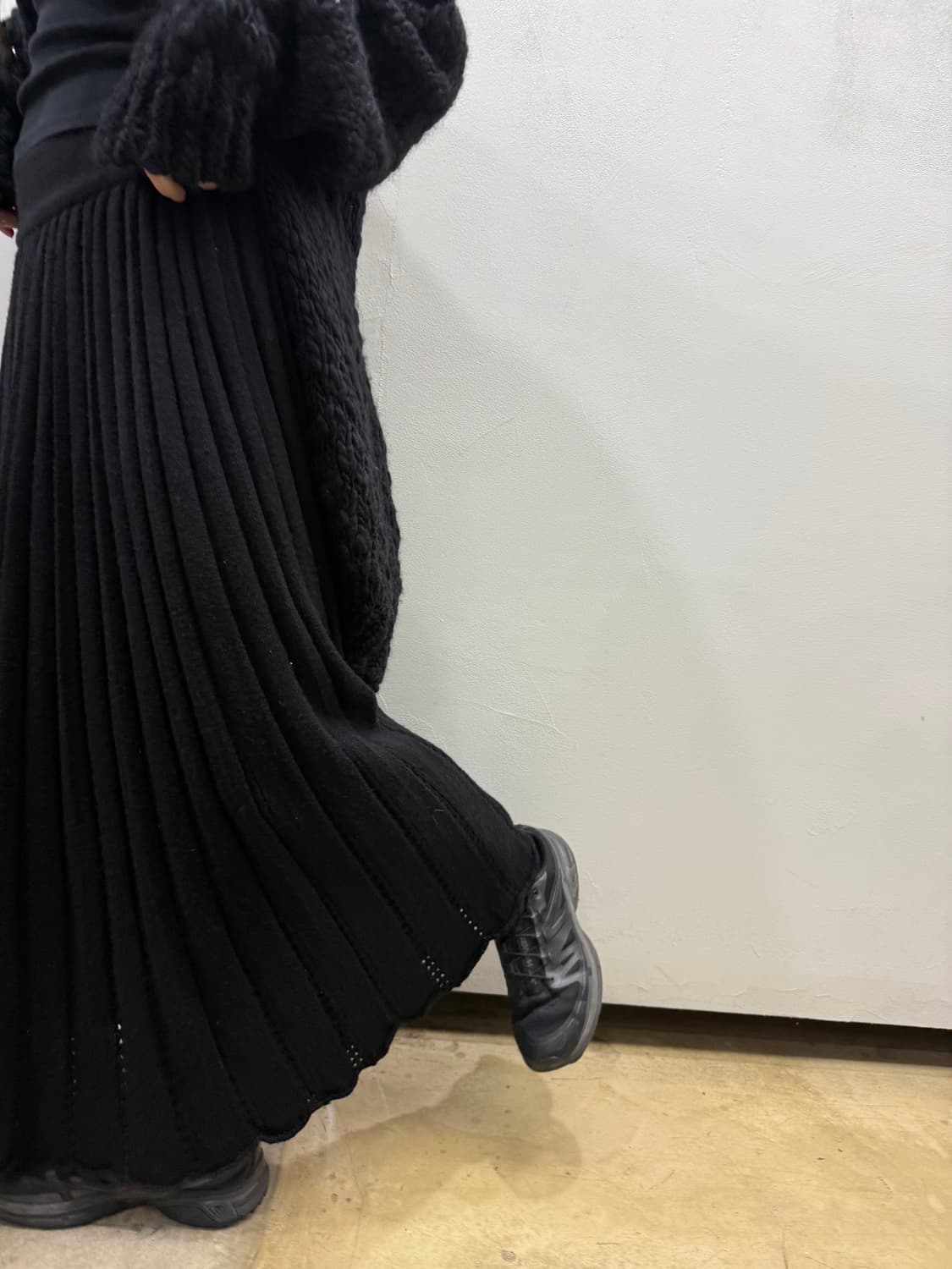 꼼데가르송 robe de chambre 울 플리츠 펀칭 롱 스커트 상품이미지2