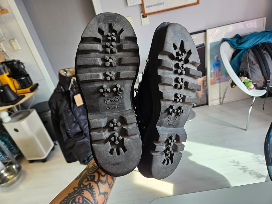 닐바렛 스터드 장식 레더 신발 상품이미지3