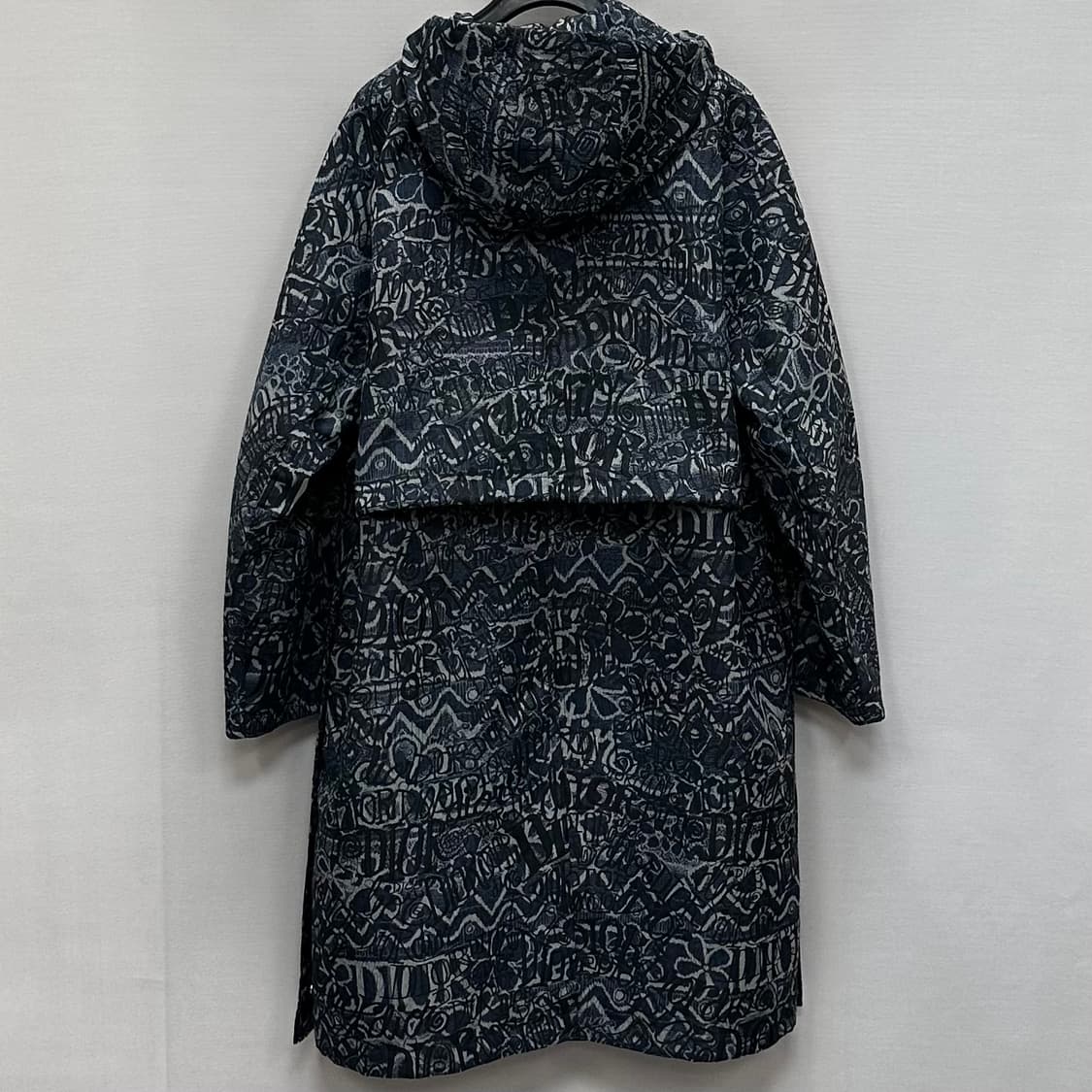 디올 x 스투시 로고 올오버 후드 코트 (105)  상품이미지4