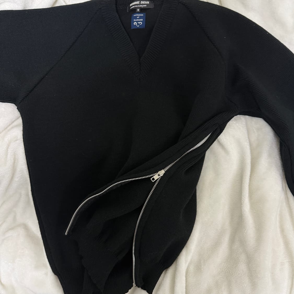 꼼데가르송 옴므 브이넥 절개니트m 상품이미지2