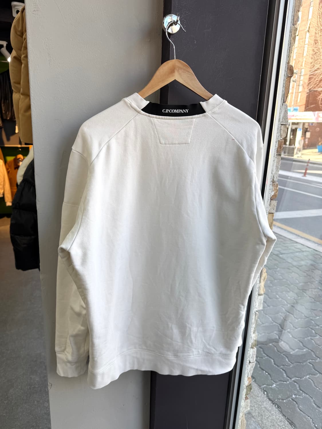 105~110/ CP컴퍼니 렌즈와펜 화이트 맨투맨 상품이미지6