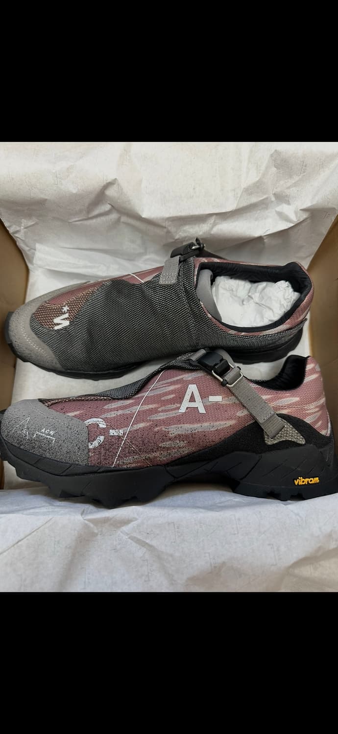 로아 어콜드월 미나르 콜라보 43 스니커즈 상품이미지1