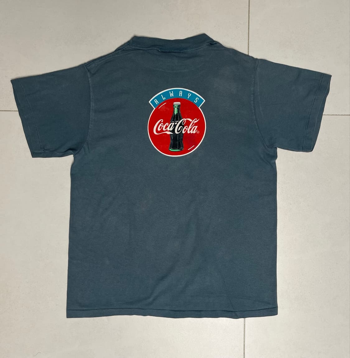 Coca Cola 북금곰 프린팅 반팔티셔츠 상품이미지4