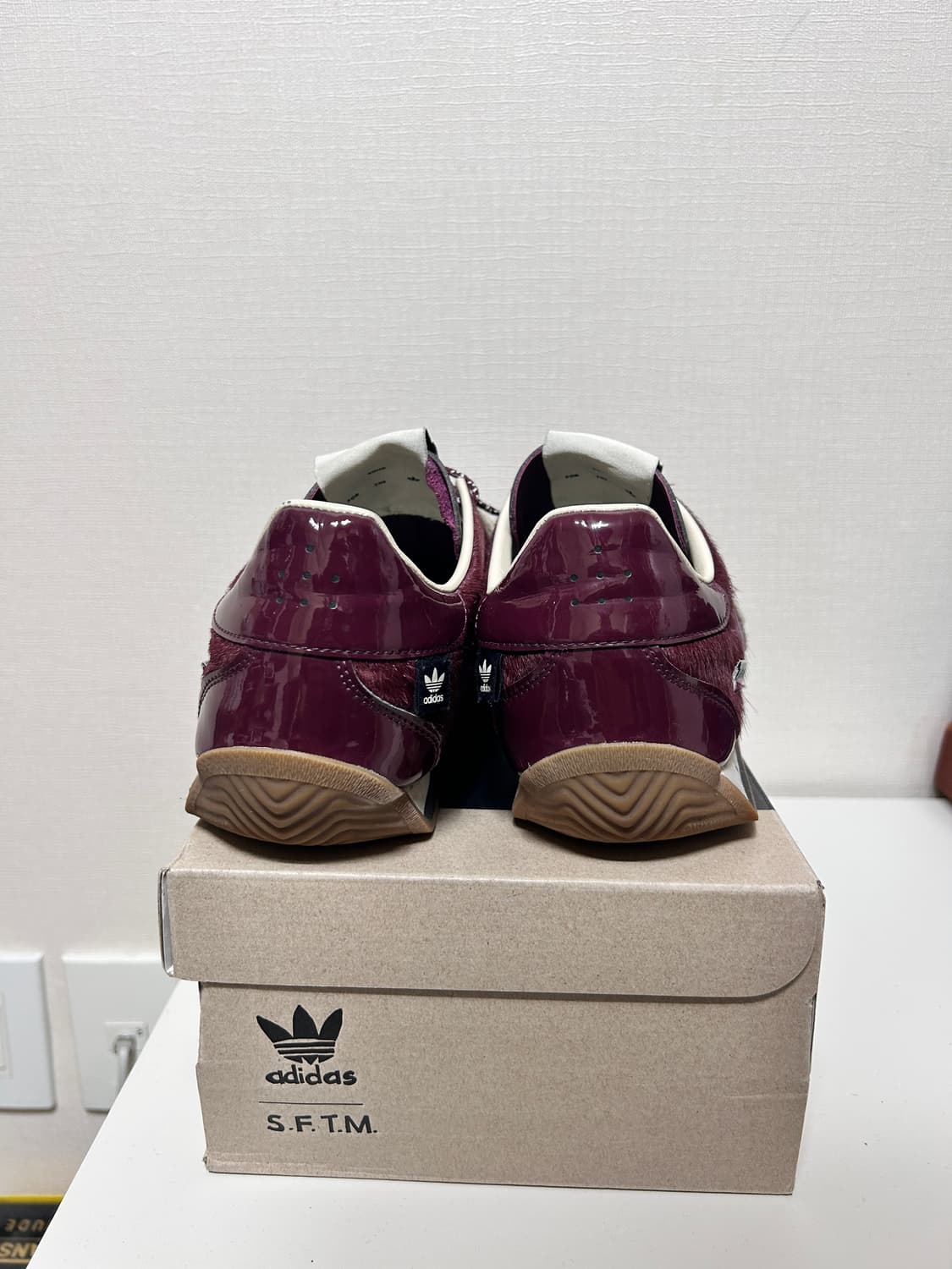 [290] 아디다스 x송포더뮤트 컨트리OG 마룬  상품이미지4