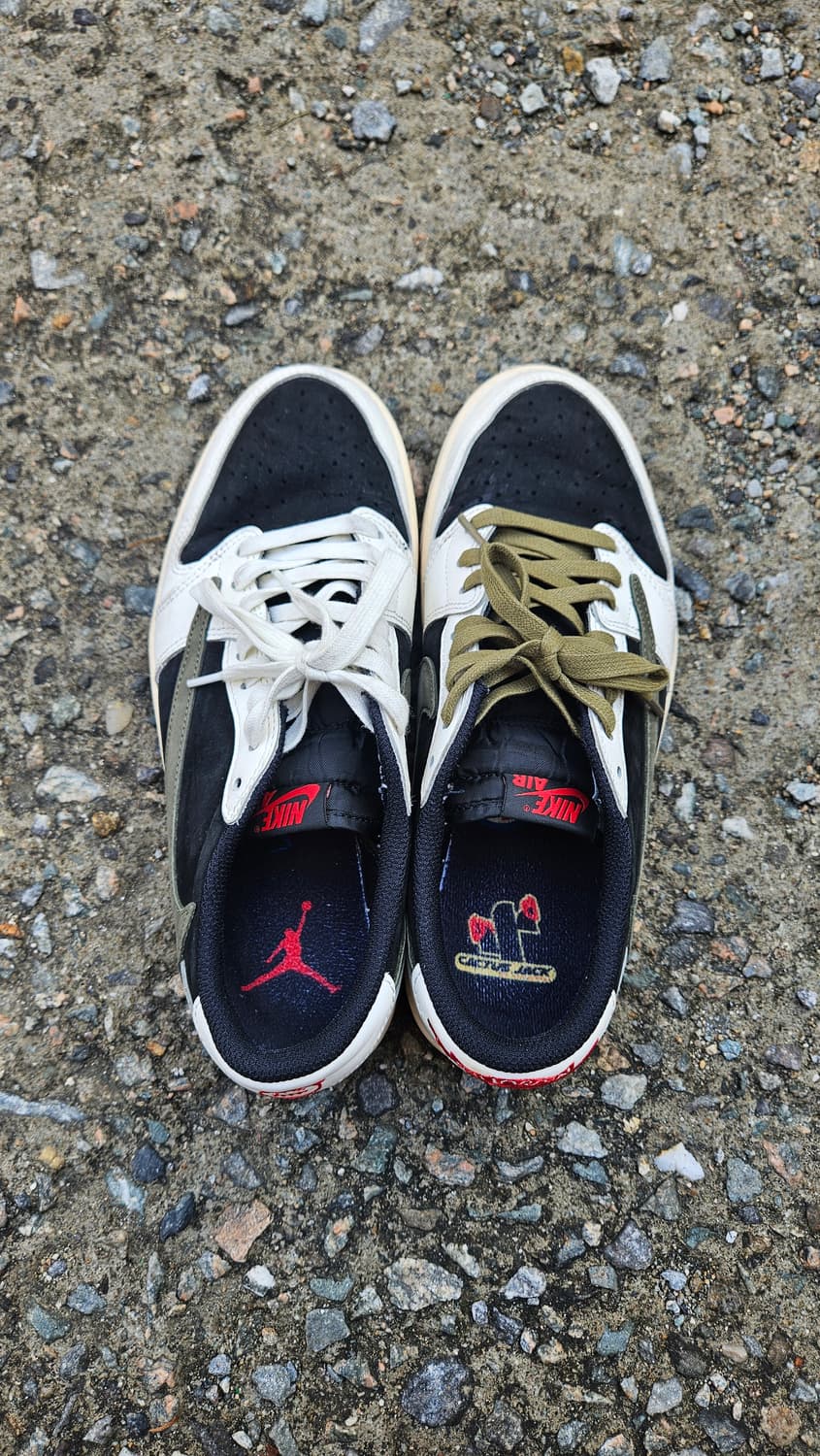 트래비스 스캇 레트로 로우 미디움 올리브 270 상품이미지1