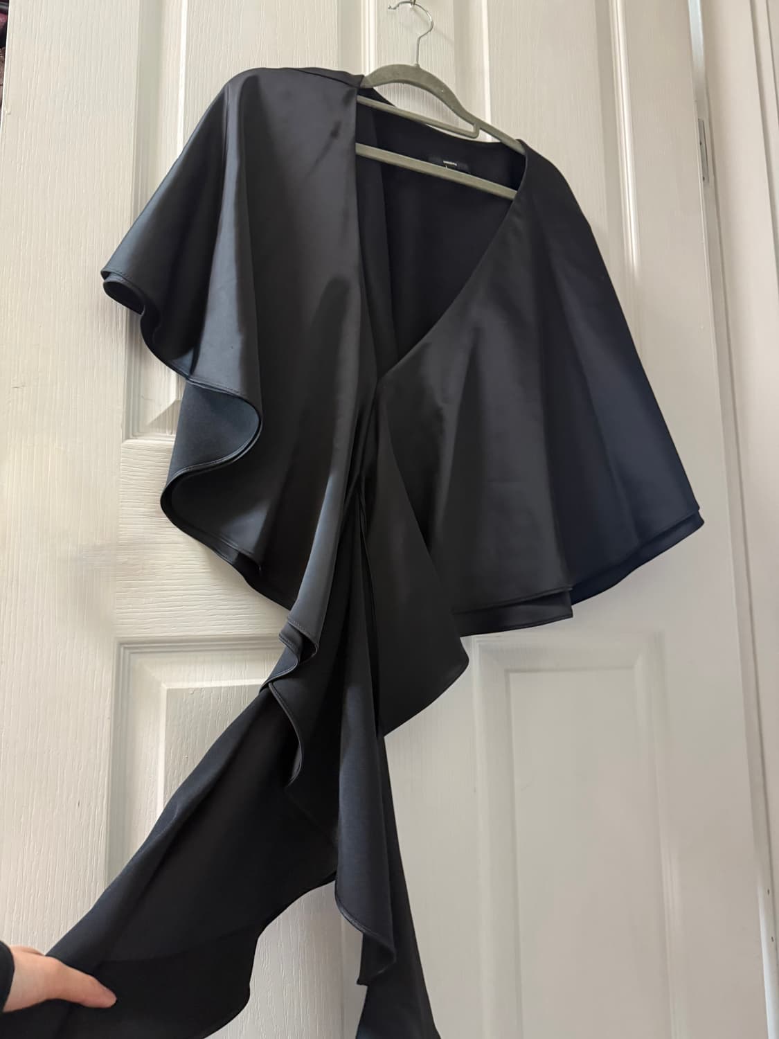 hausofpbk 블랙 새틴 숄 탑 상품이미지9