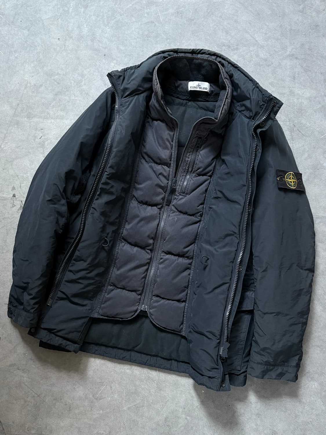 Stone-Island 스톤아일랜드 마이크로랩스 와펜 다운 자켓  상품이미지4