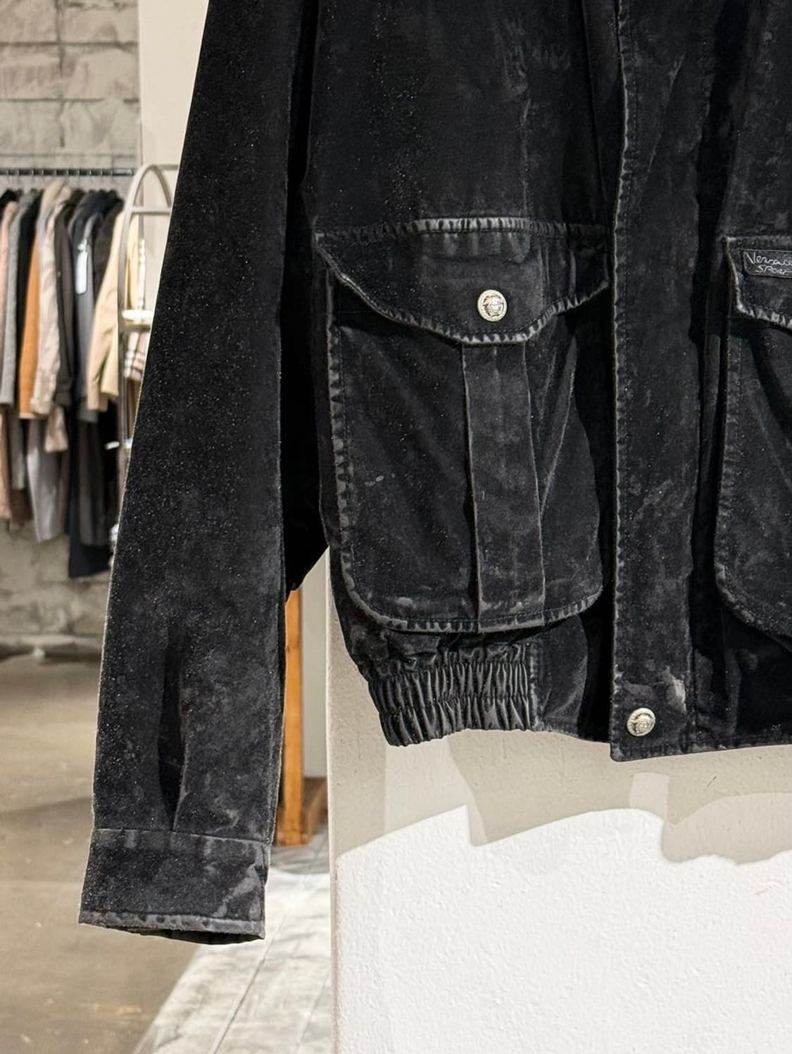 베르사체 스포츠 블랙 벨벳 텍스처 퀼팅 자켓 상품이미지4