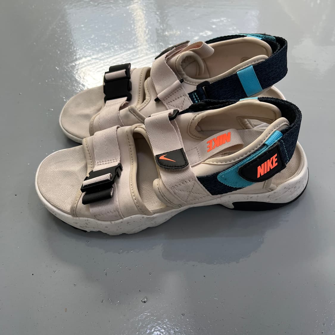 250 나이키 여성 캐년 샌들 0304M 상품이미지2