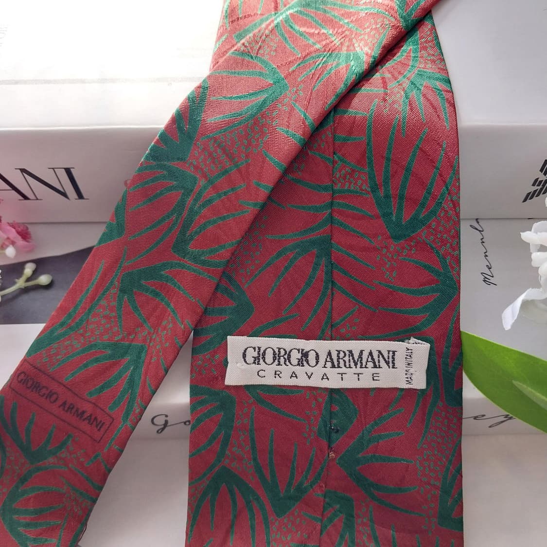 조르지오 아르마니 실크 리프 패턴 넥타이 9cm A+등급 K1881
 상품이미지6