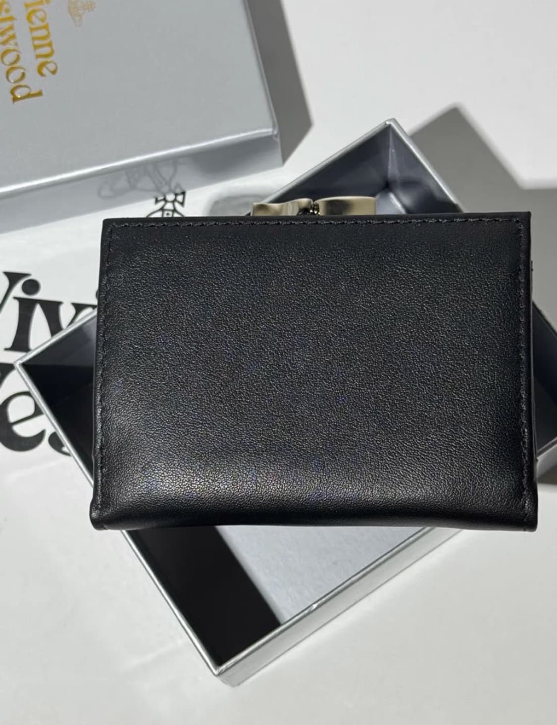 비비안웨스트우드 아카이브 은장 orb 블랙 레더 하프월렛 반지갑 상품이미지2