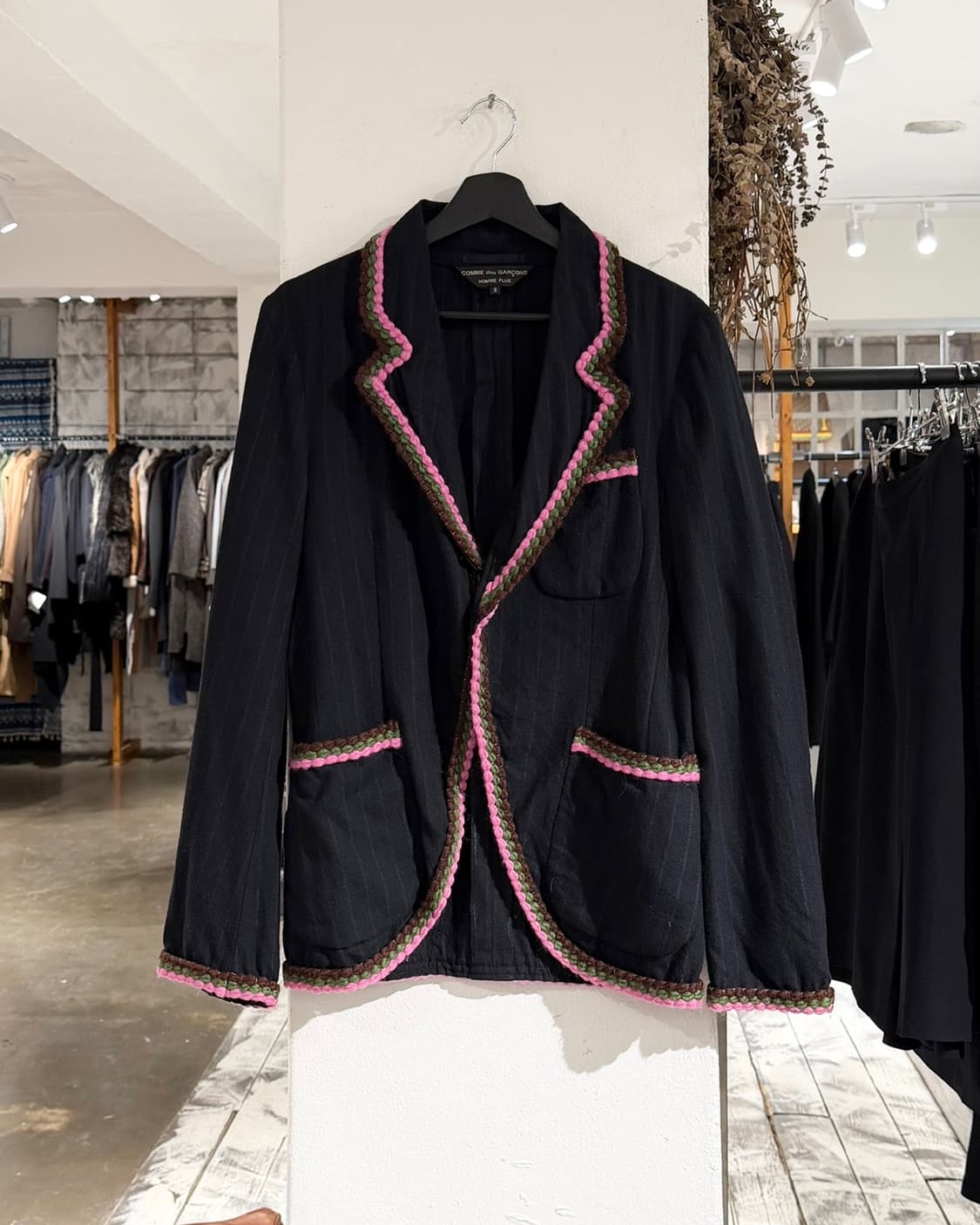 꼼데가르송 옴므 플러스 블랙 컬러 엣지 자켓 상품이미지1