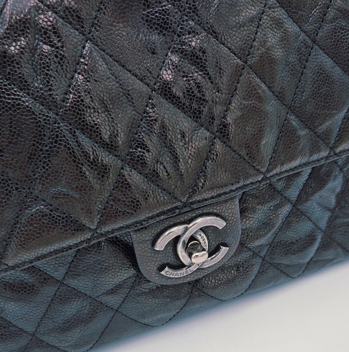 
샤넬 CC 크레이브 빈티지 글레이즈드 캐비어 클래식백 라지
 상품이미지8