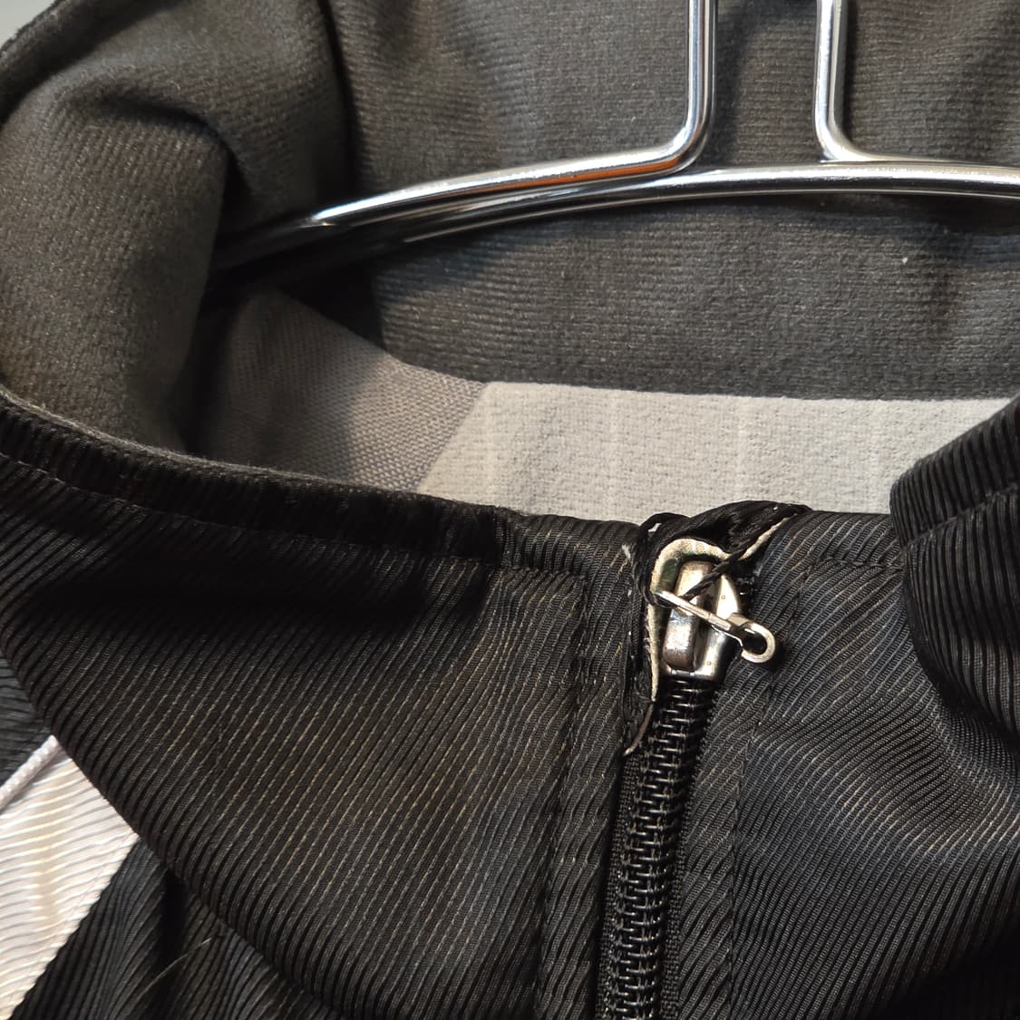 챔피온 일본판 블랙 실버 배색 바람막이 상품이미지4