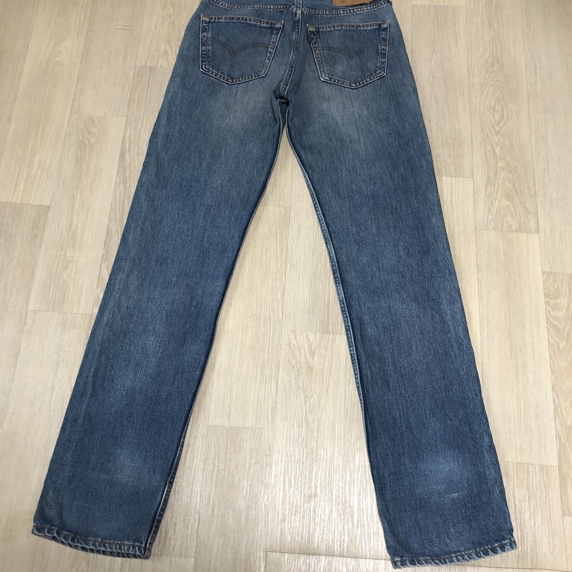 (28) 90's 리바이스 501 미국제 스트레이트핏 워시드 연청 데님 상품이미지7