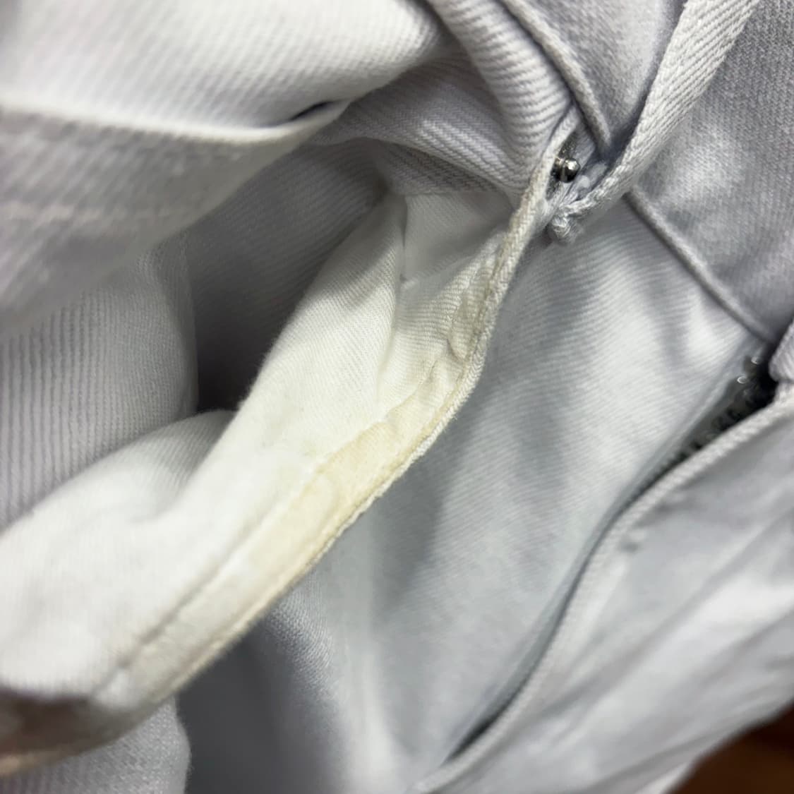 존 로렌스 설리반 스트레이트 데님 팬츠 페널 절개 스트랩 디테일 화이트 상품이미지9