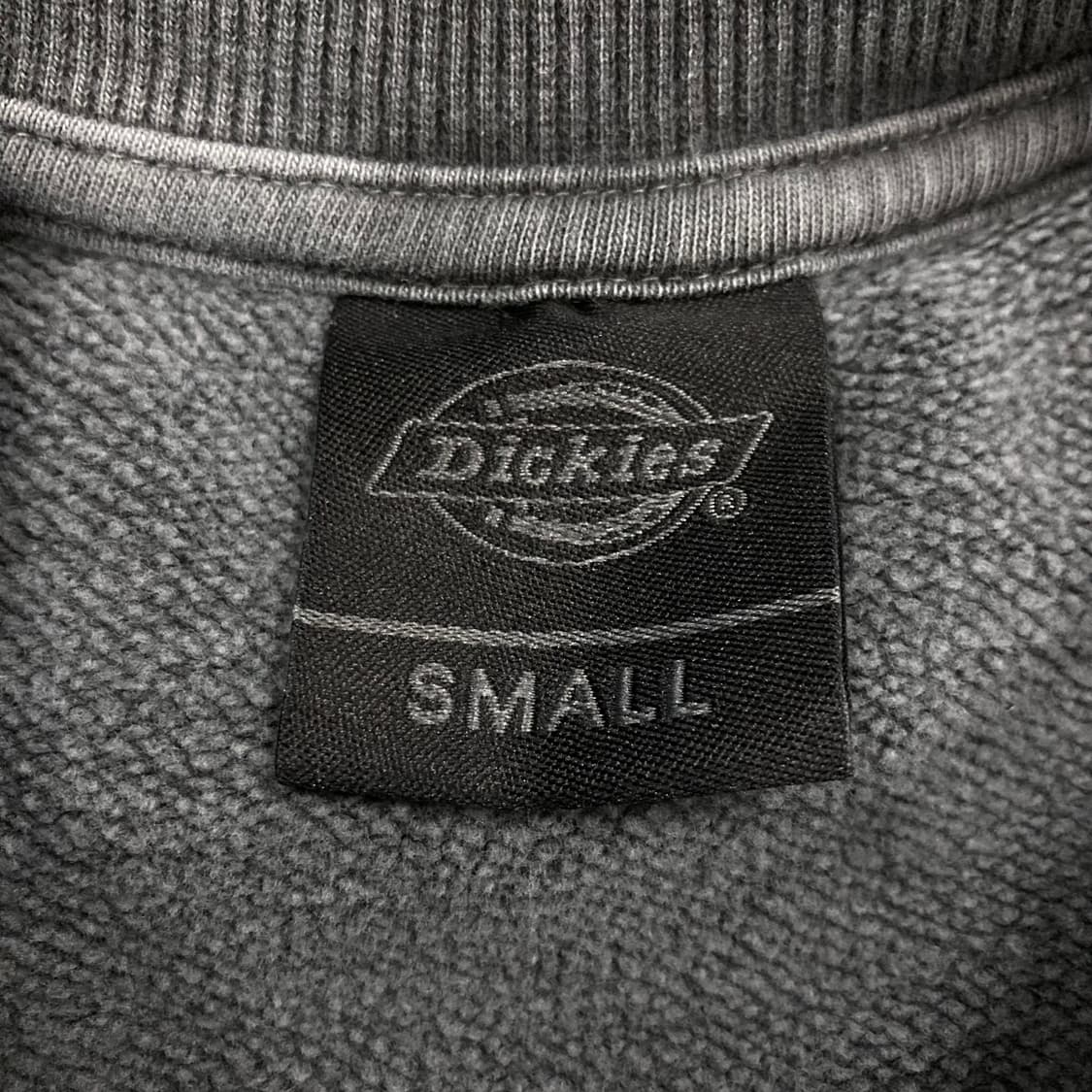디키즈 차콜 피그먼트 컬러 포켓 로고 맨투맨 상품이미지3