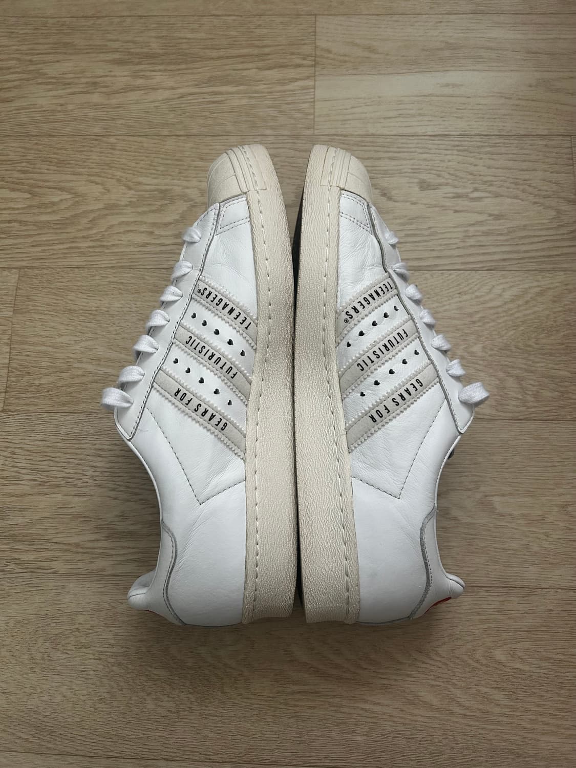 아디다스 휴먼메이드 슈퍼스타 화이트 (280) 상품이미지6