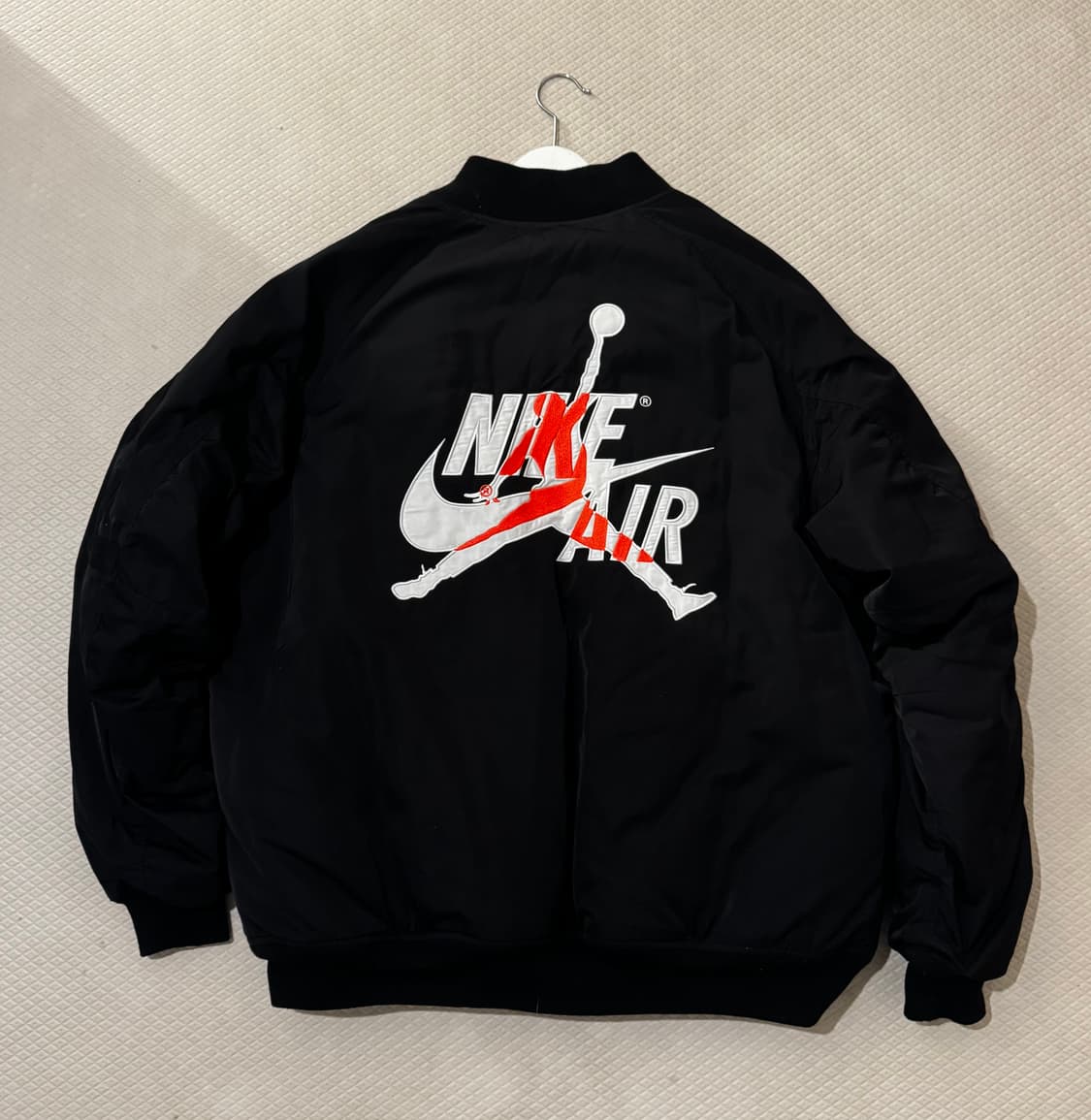 나이키 조던 윙즈 ma-1 자켓 블랙 (AV2598-010) 상품이미지2