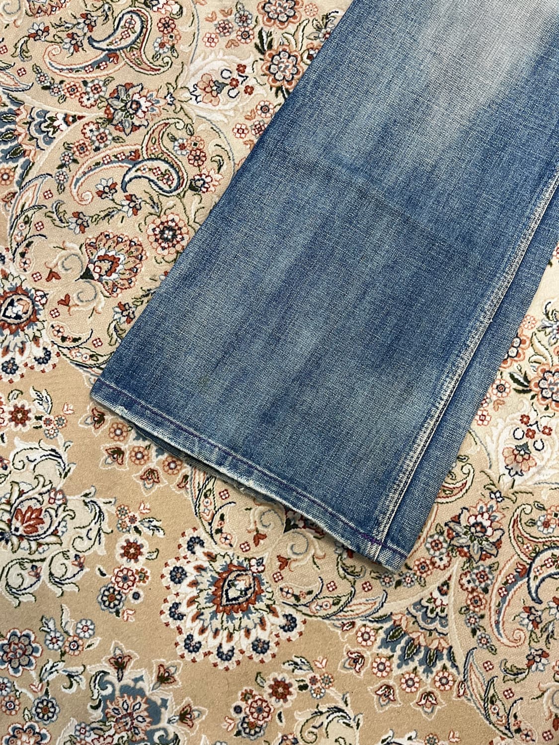 디젤 백포켓 디테일 플레어 데님 팬츠 상품이미지7