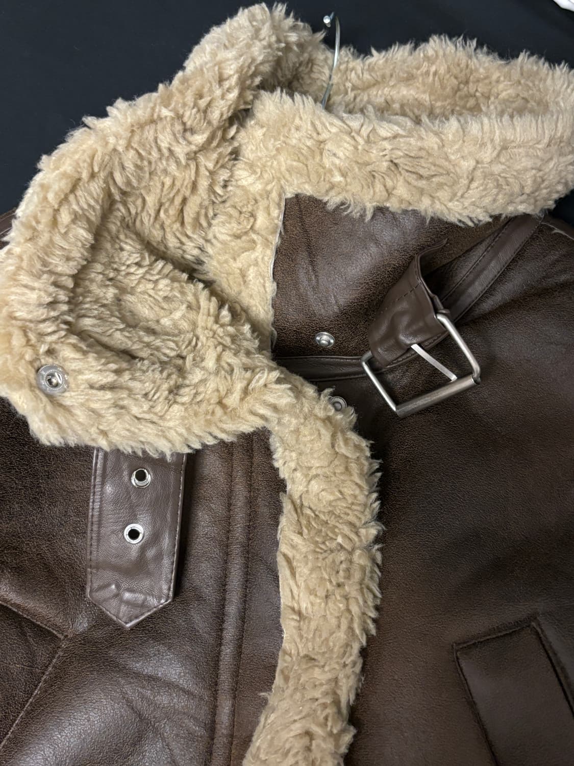 하이넥 브라운 가죽 크롭 무스탕 상품이미지4