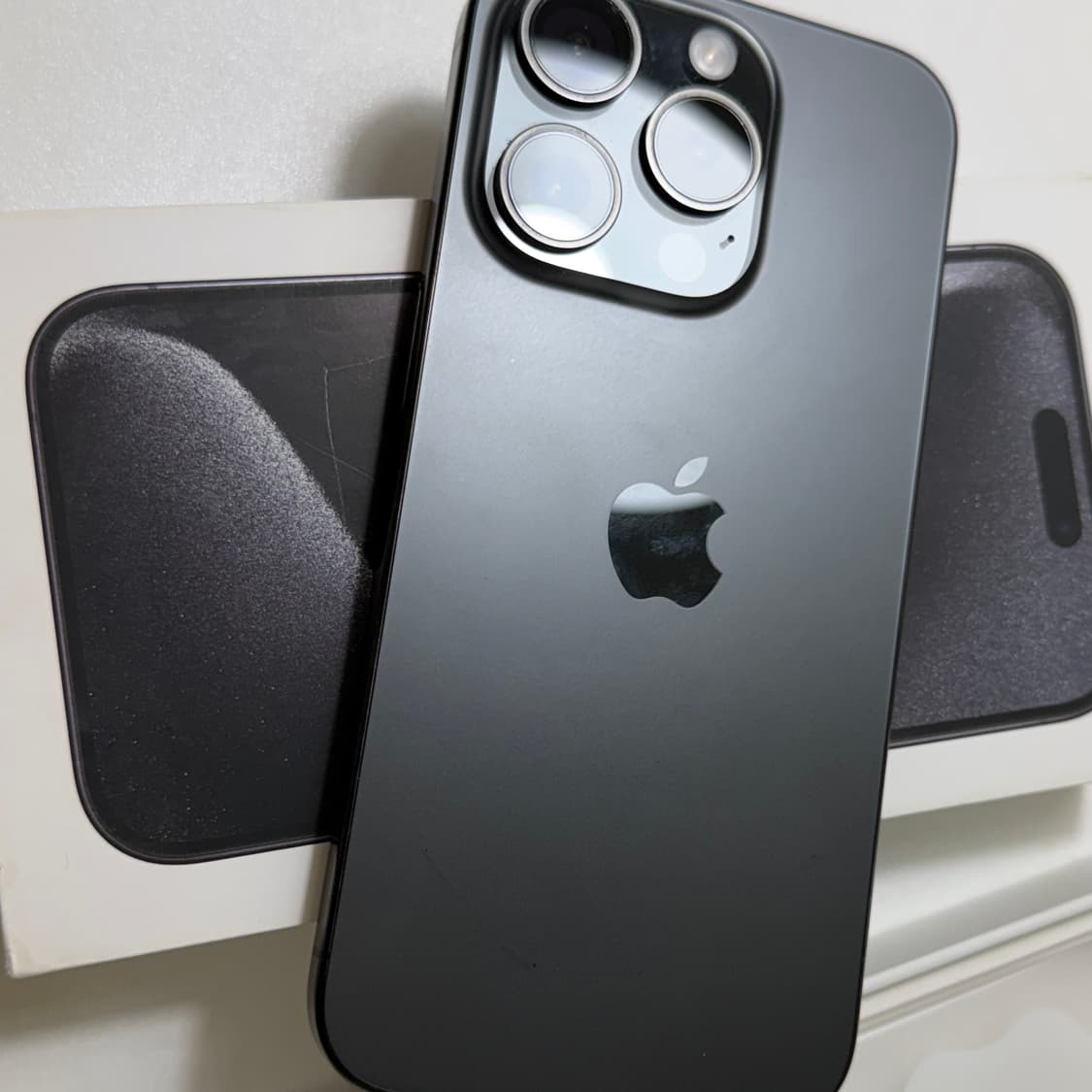 아이폰 15PRO 블랙 128GB 상품이미지1