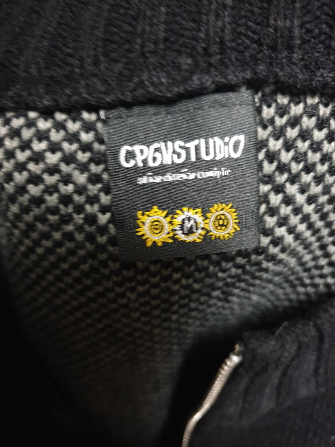 꼼파뇨 커브드 블록 니트 짚업 자켓 블랙 (M) 상품이미지3