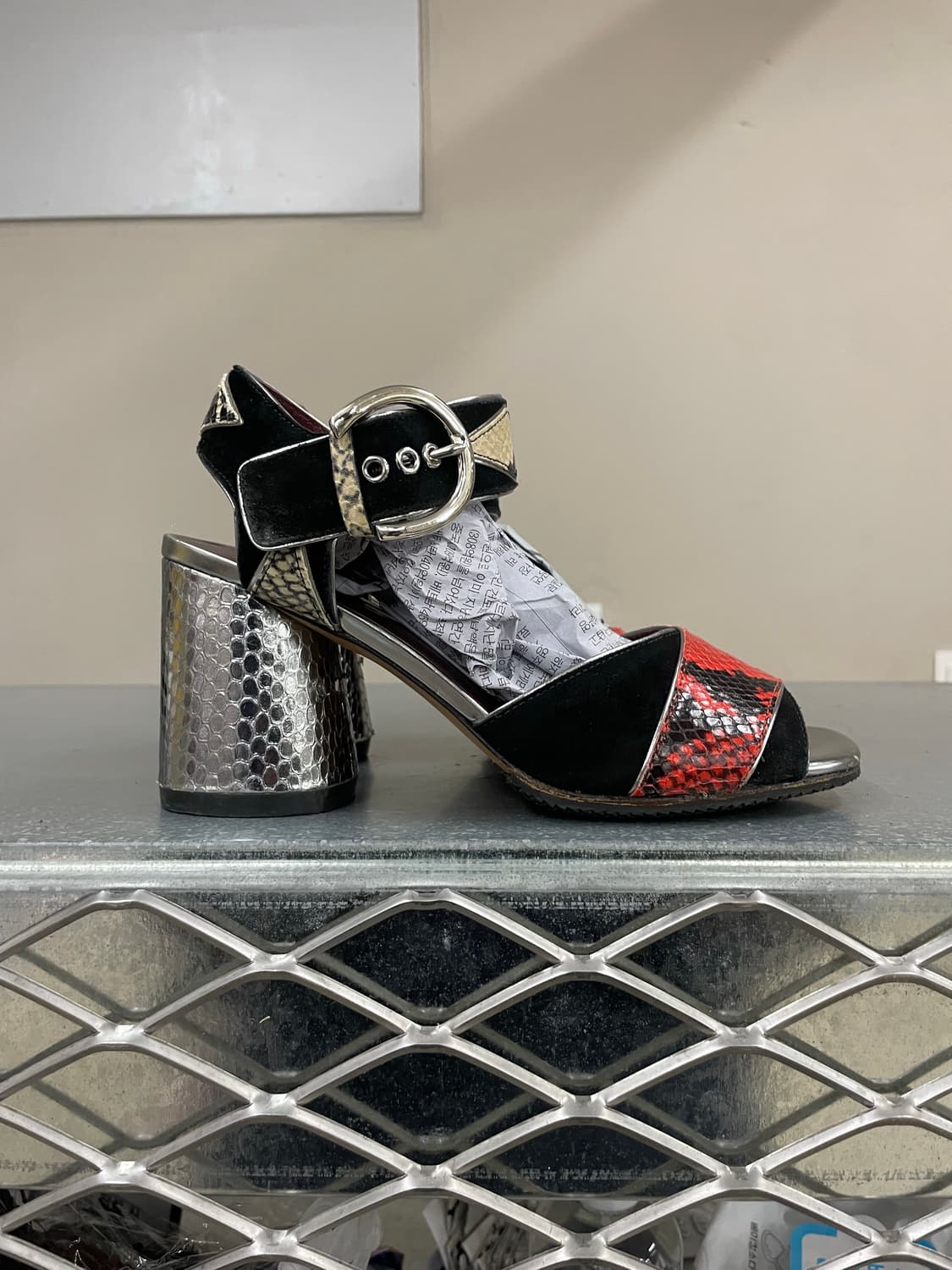 마크제이콥스 스네이크스킨 레더 힐37 상품이미지4