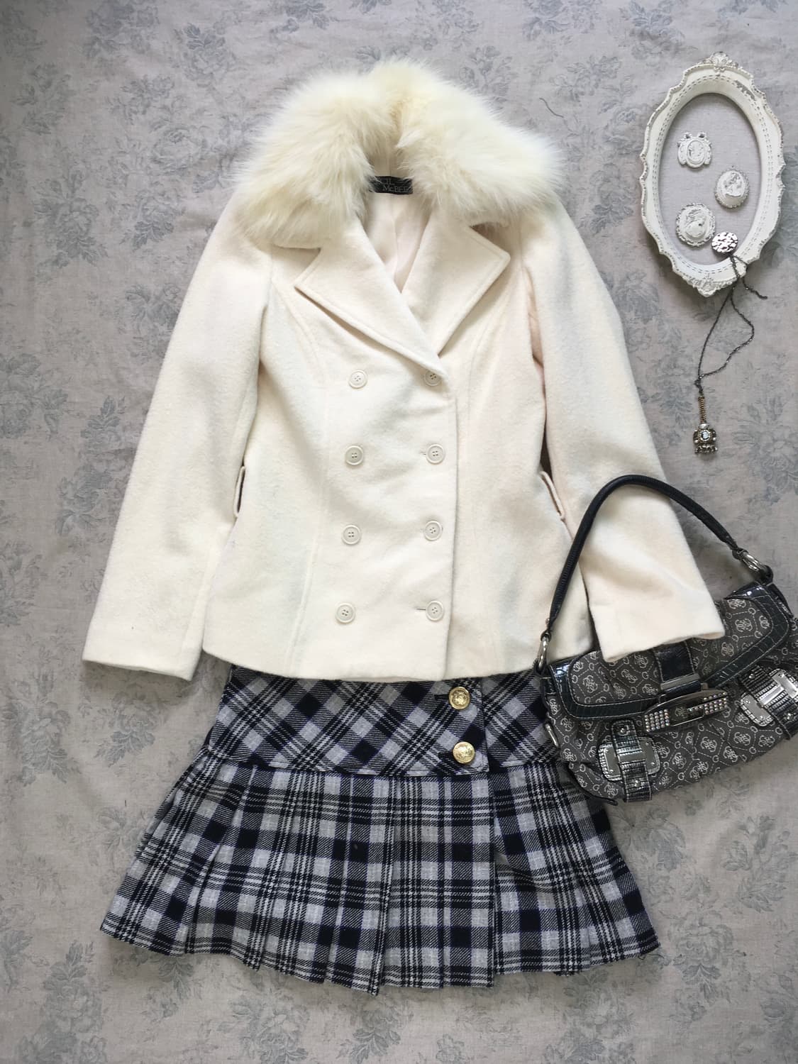 CECIL McBEE 화이트 퍼 코트 상품이미지2