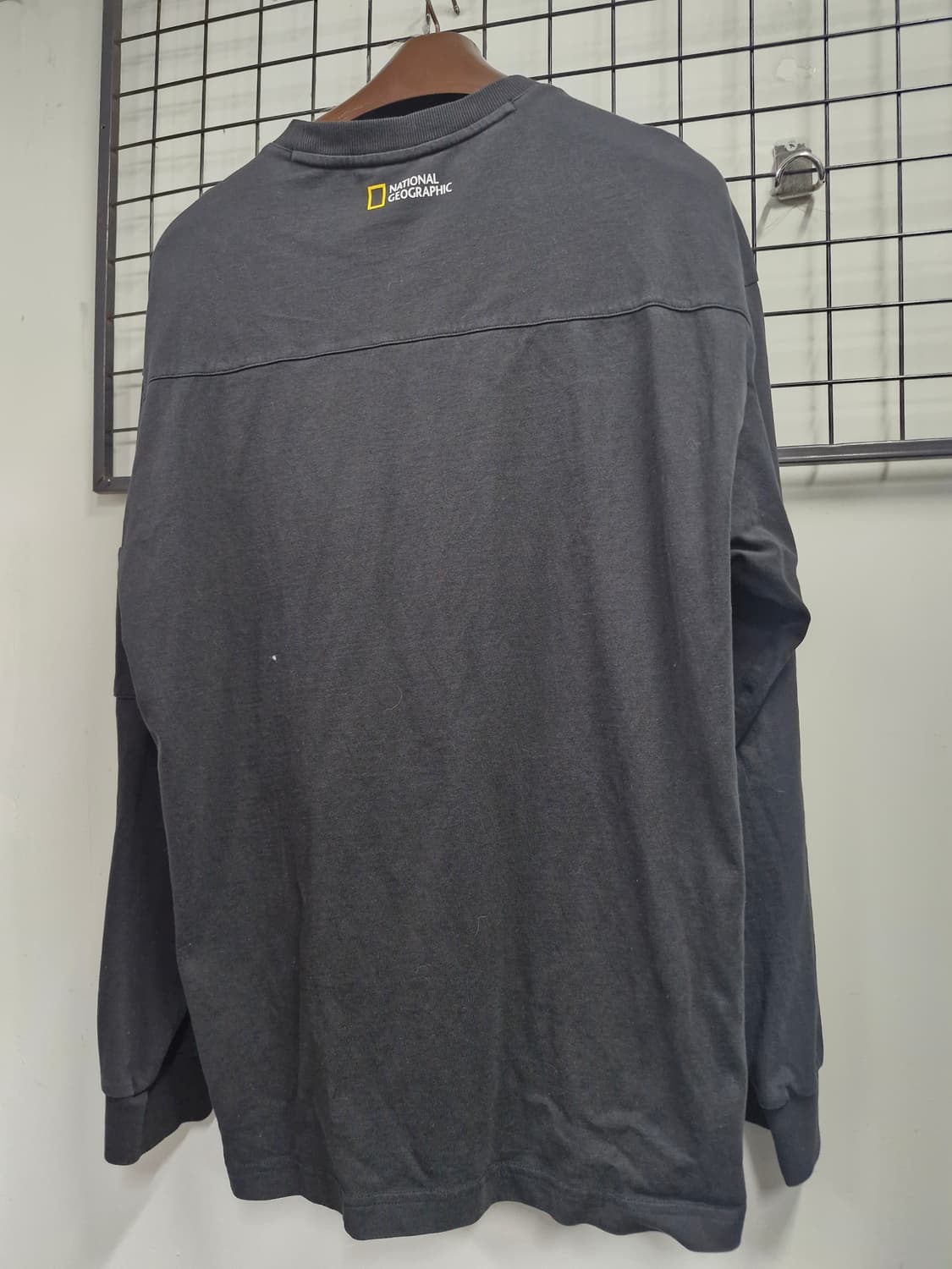 105XL 내셔널지오그래픽 소매포켓 오버핏 긴팔티. 상품이미지8