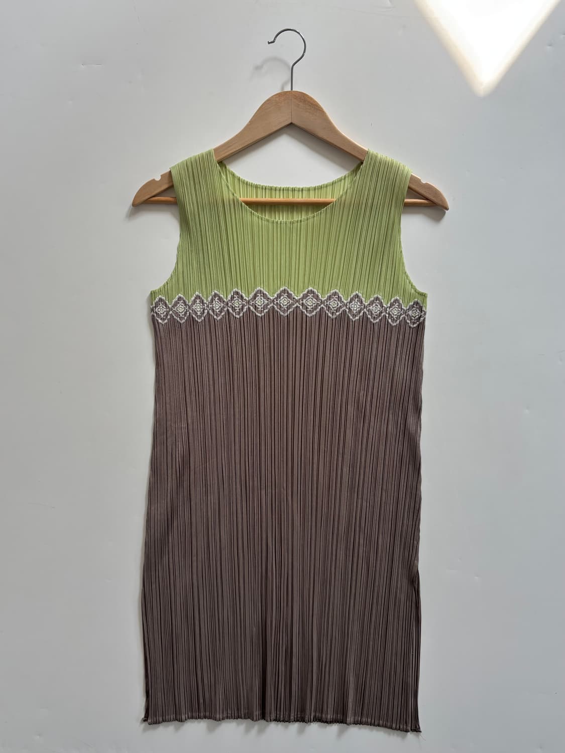 Pleats Please 플리츠플리즈 그린-브라운 슬리브리스 원피스  상품이미지3