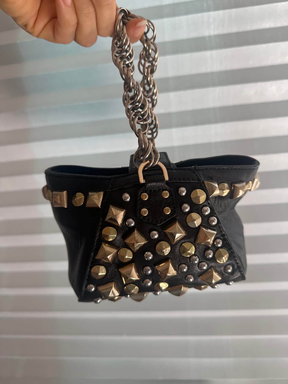 versace for h&m 베르사체 미니 스터드 백 상품이미지1