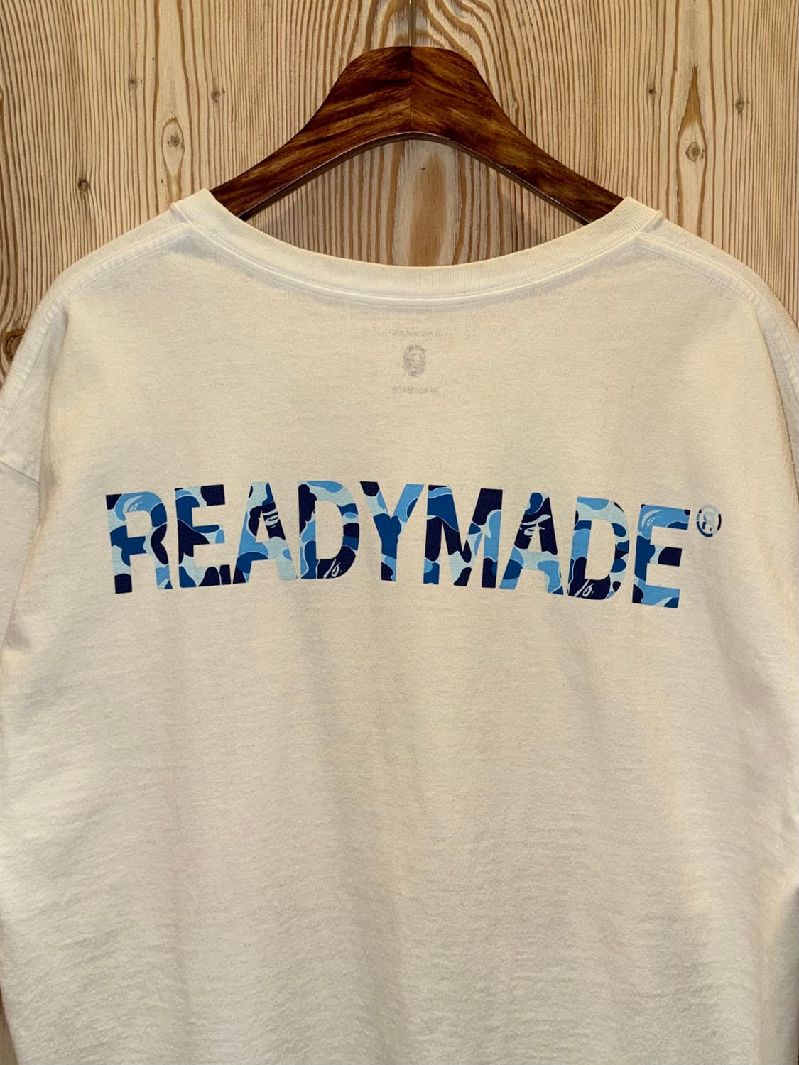 베이프x레디메이드 꿀벌 자수 로고 반팔 티셔츠 상품이미지4