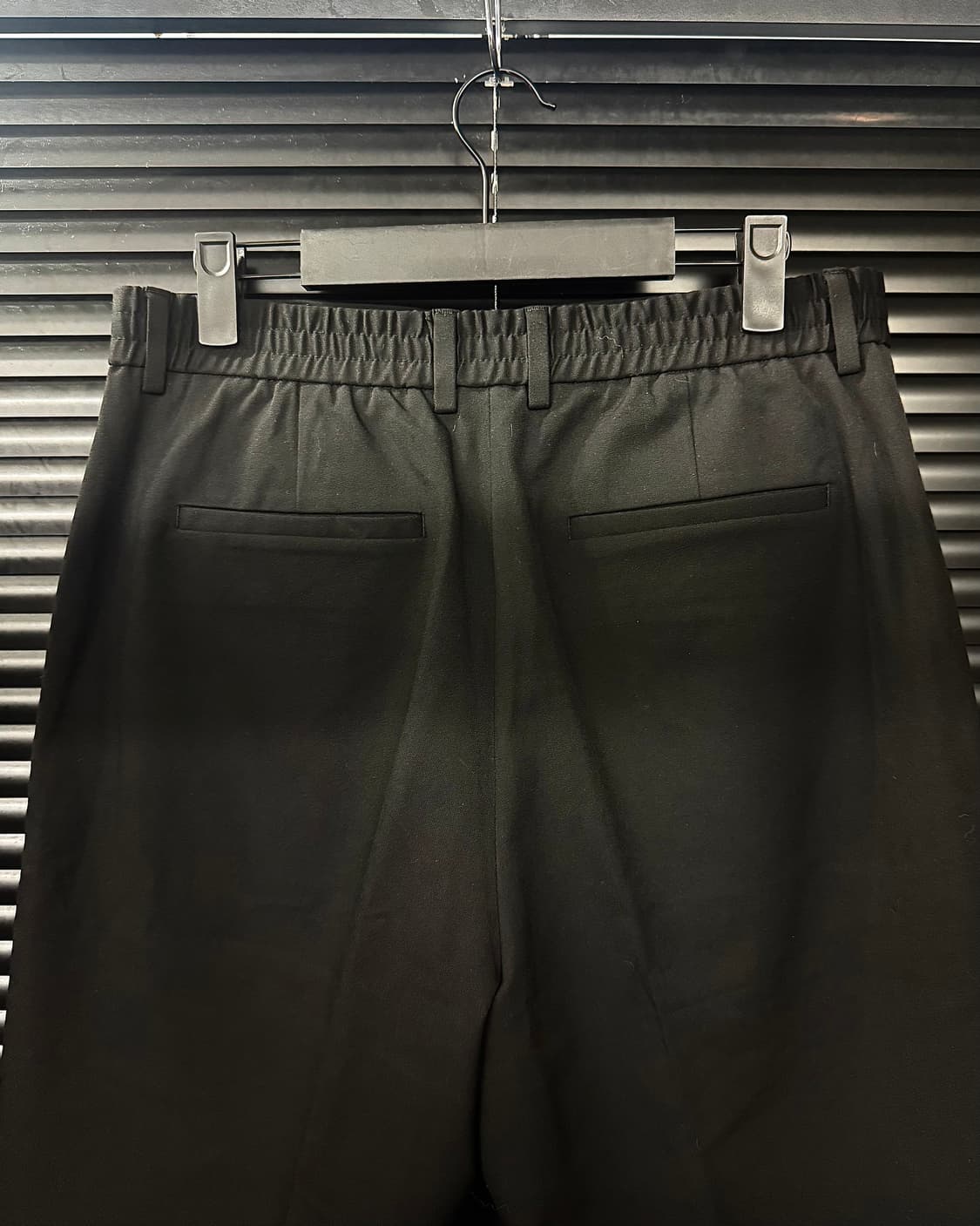 무신사 스탠다드 무탠다드 원턱 슬랙스 버뮤다 반바지 쇼츠 30 밴딩 블랙 상품이미지4